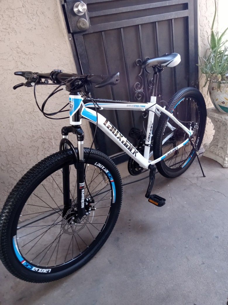Like New Bike Laux Jack TIRES SIZE 26 Frame Size Medium Disc Brakes