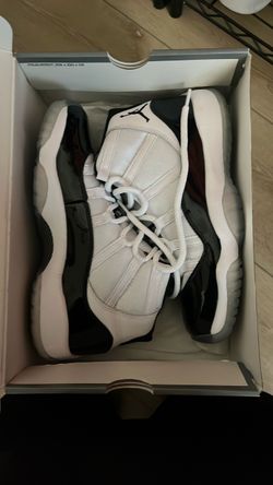 Air Jordan 11 White Black size 7