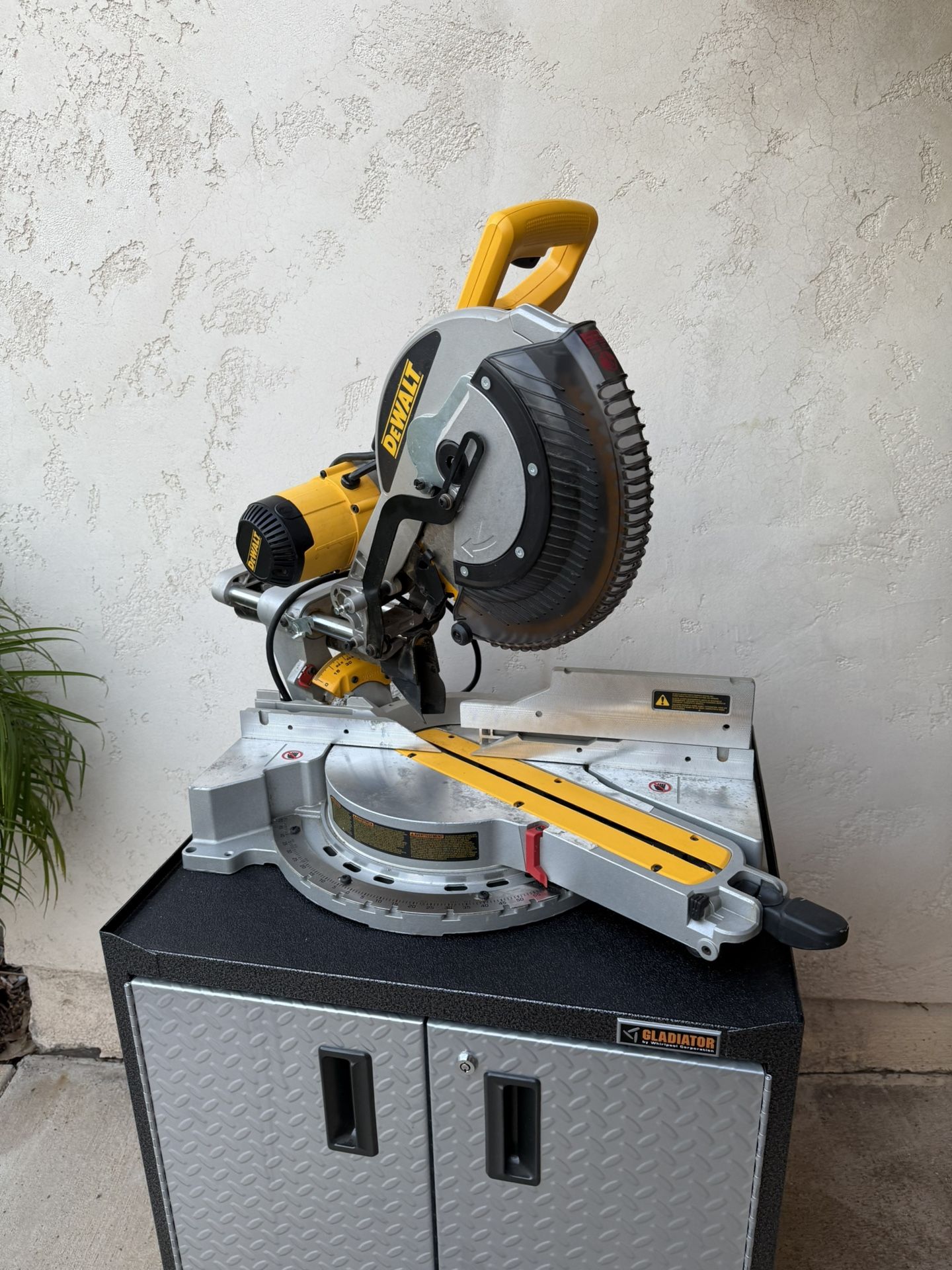 Dewalt DWS780 12” Sliding Compound Miter Saw – $375 (Stevenson Ranch)