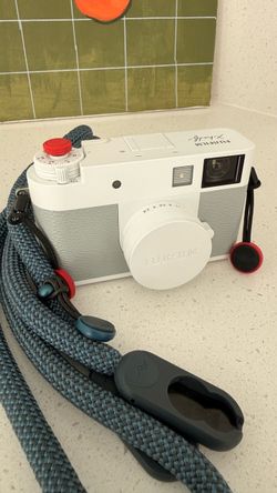 Fujifilm x-half(White Edition) *LIKE NEW*