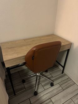 Wood Top Desk with Office Chair Set