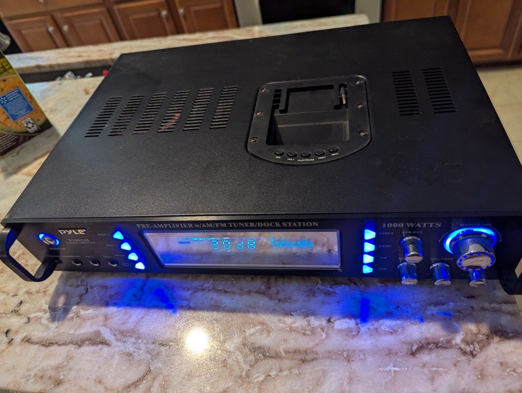 Pyle  Pre-AmplifiWith Docking Station For IPod, Mp3