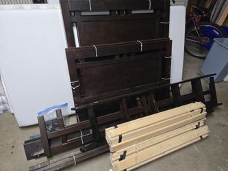 Twin Bunk Beds with Ladder