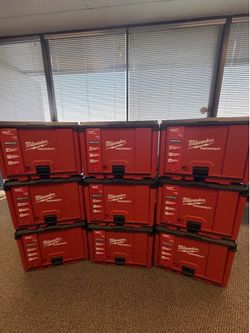 Milwaukee PACKOUT Cabinet, model 48-22-8445