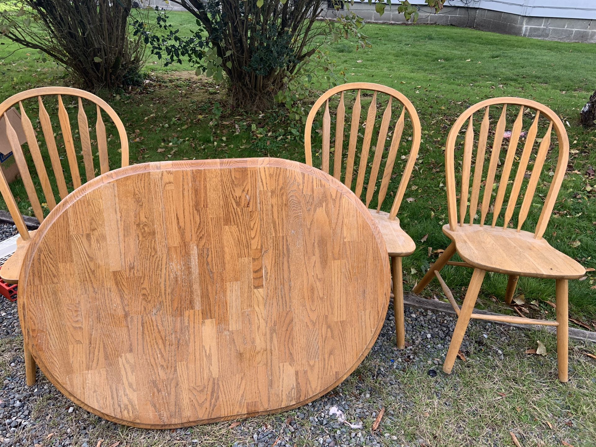 Solid oak kitchen table with 4 matching chairs