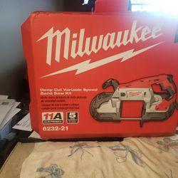 Milwaukee Deep Cut Variable Speed Bandsaw Kit