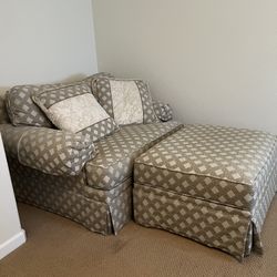 Lounge Chair with Ottoman 