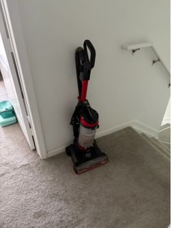 DIRT DEVIL VACUUM