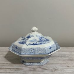 Antique J. Wedgwood Singanese Blue & White Tureen