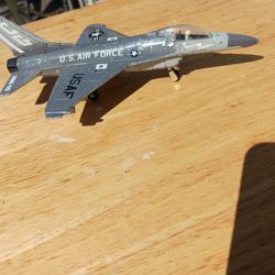 Vintage Ertl US Air Force F 16 Diecast Toy Aircraft Plane Military Fighter Jet

