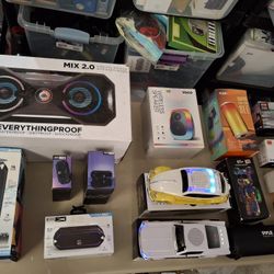 BLUETOOTH SPEAKERS NEW. READ DETAILS 