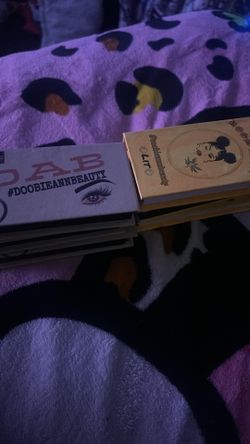 6 Pairs Of Lashes ( Un Touched )