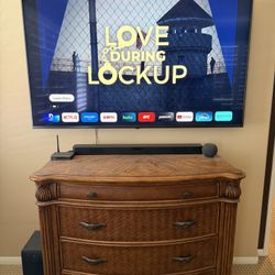 Smart TV & Soundbar - 65” LG