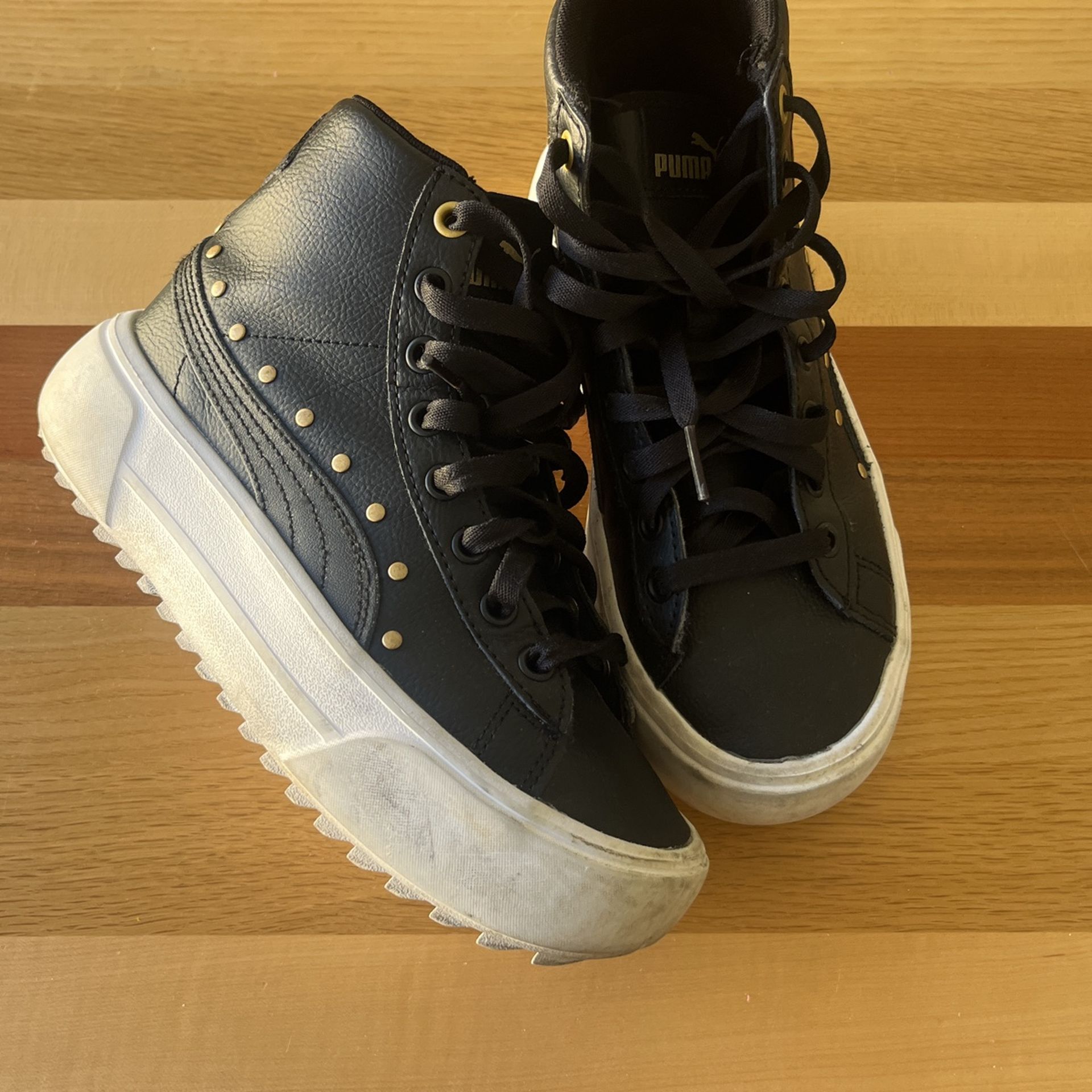 High Top sneakers -  Size 4 US