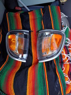 2004 Toyota Tacoma corner lights