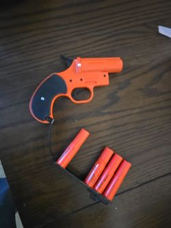 Orion Alerter Basic-4 12-Gauge Launcher and Red Flare/Aerial Signal