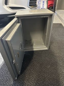 Fireproof cabinet