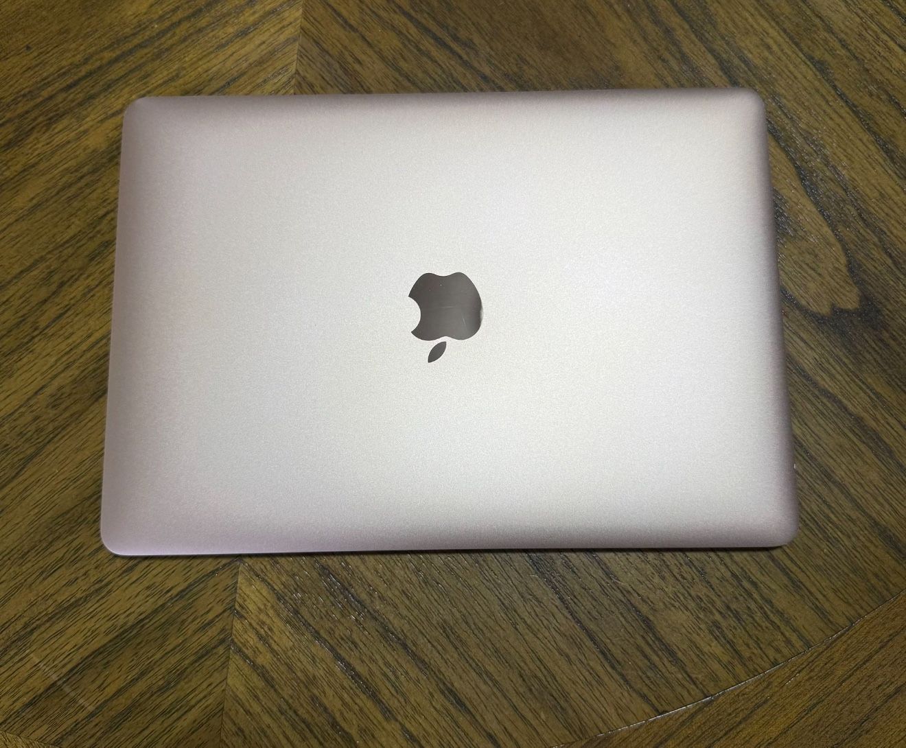 Apple MacBook
