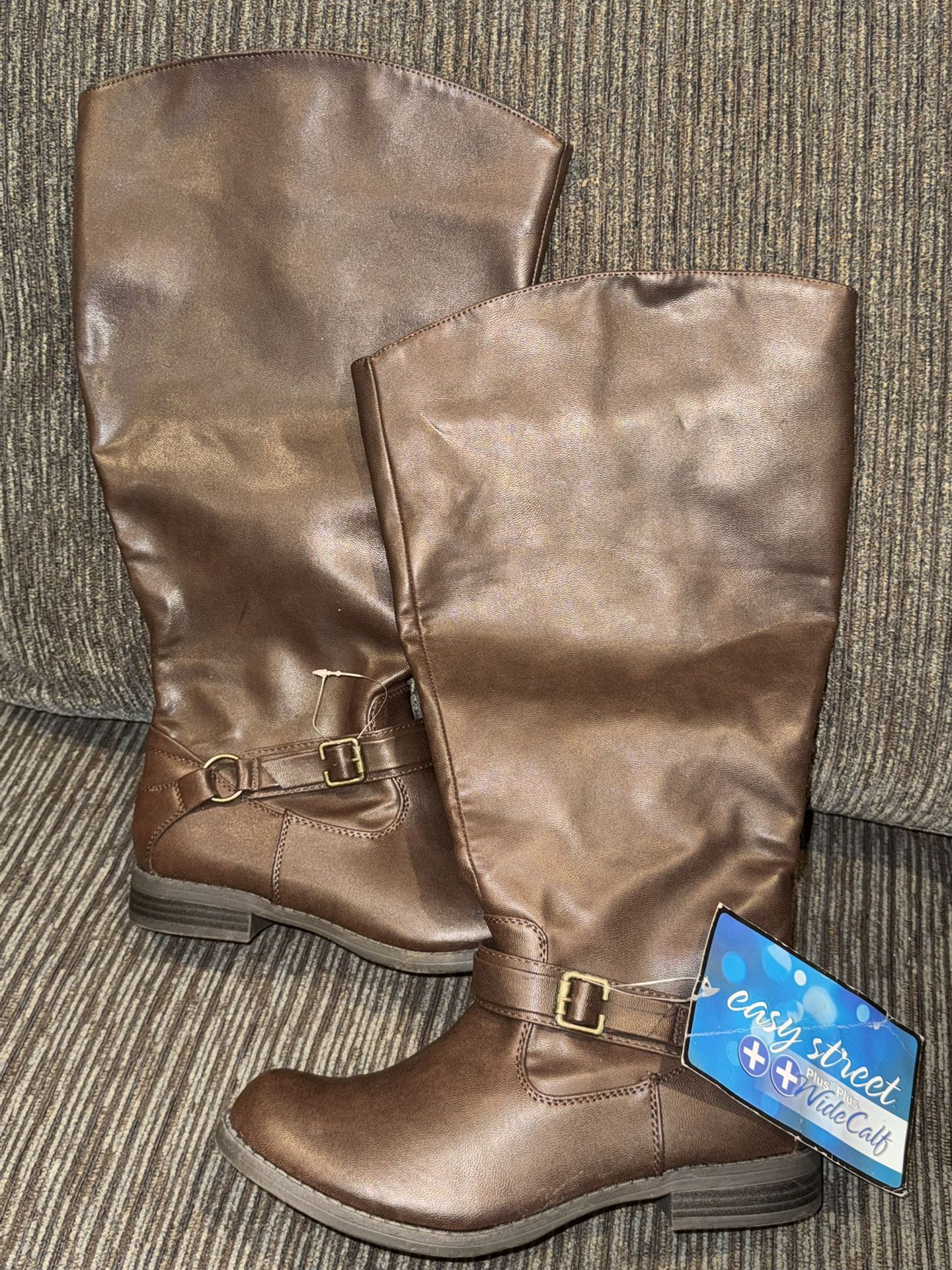 New Women’s Wide Calf Boots Size8