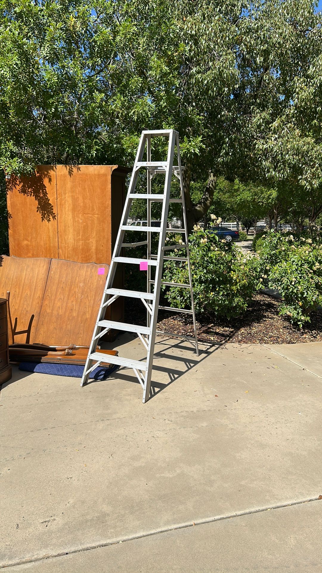 Step Ladder 8 Feet High, Aluminum 