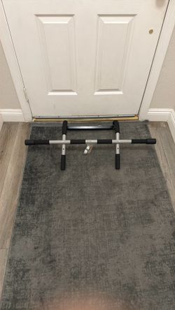 New and assembled pull up bar