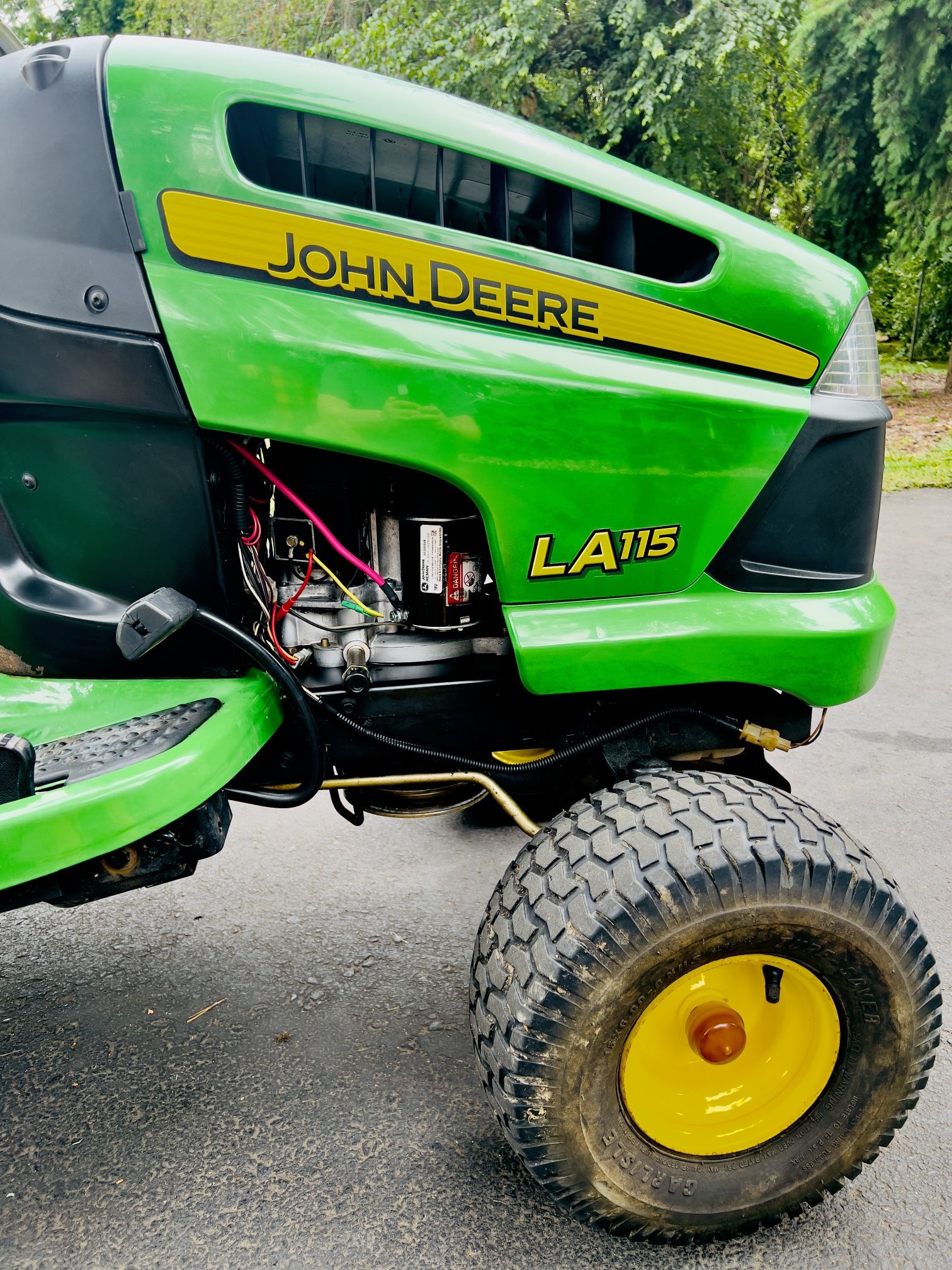 John Deere Riding Lawn Mower Tractor