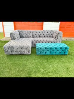 Gray Velvet Tufted Sectional Sofa with Ottoman