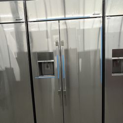 Dacor Built In Side By Side 42” Refrigerator Water And Ice