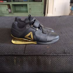 Women's Size 8 And 1/2 Reebok Legacy Lifters