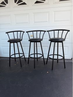 Swivel bar stools
