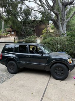 2002 Mitsubishi Montero