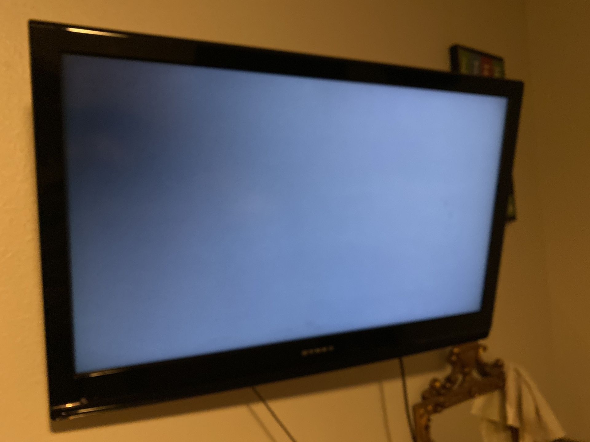 40 inch dynex tv with wall mount