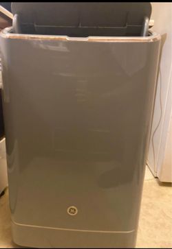 Good as new floor unit ac unit on wheels whirlpool.