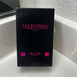 Valentino Born In Roma Perfume