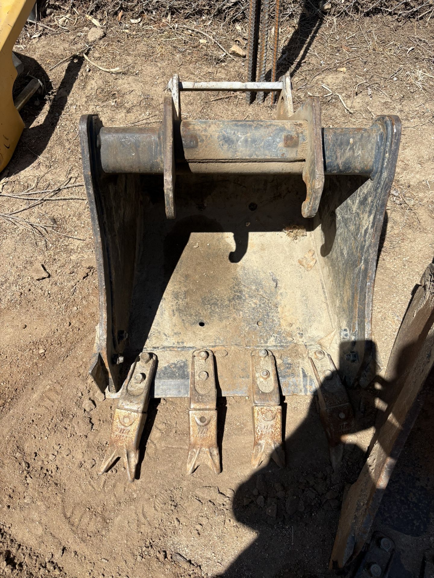 2ft Bobcat Xchange Bucket With Tiger Teeth