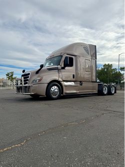 2021 Freightliner Cascadia Sleeper Truck