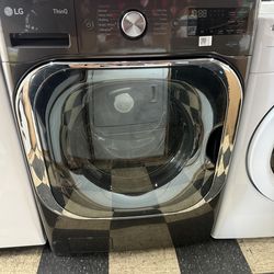 LG Front load Washer in Stainless Steel ☘️