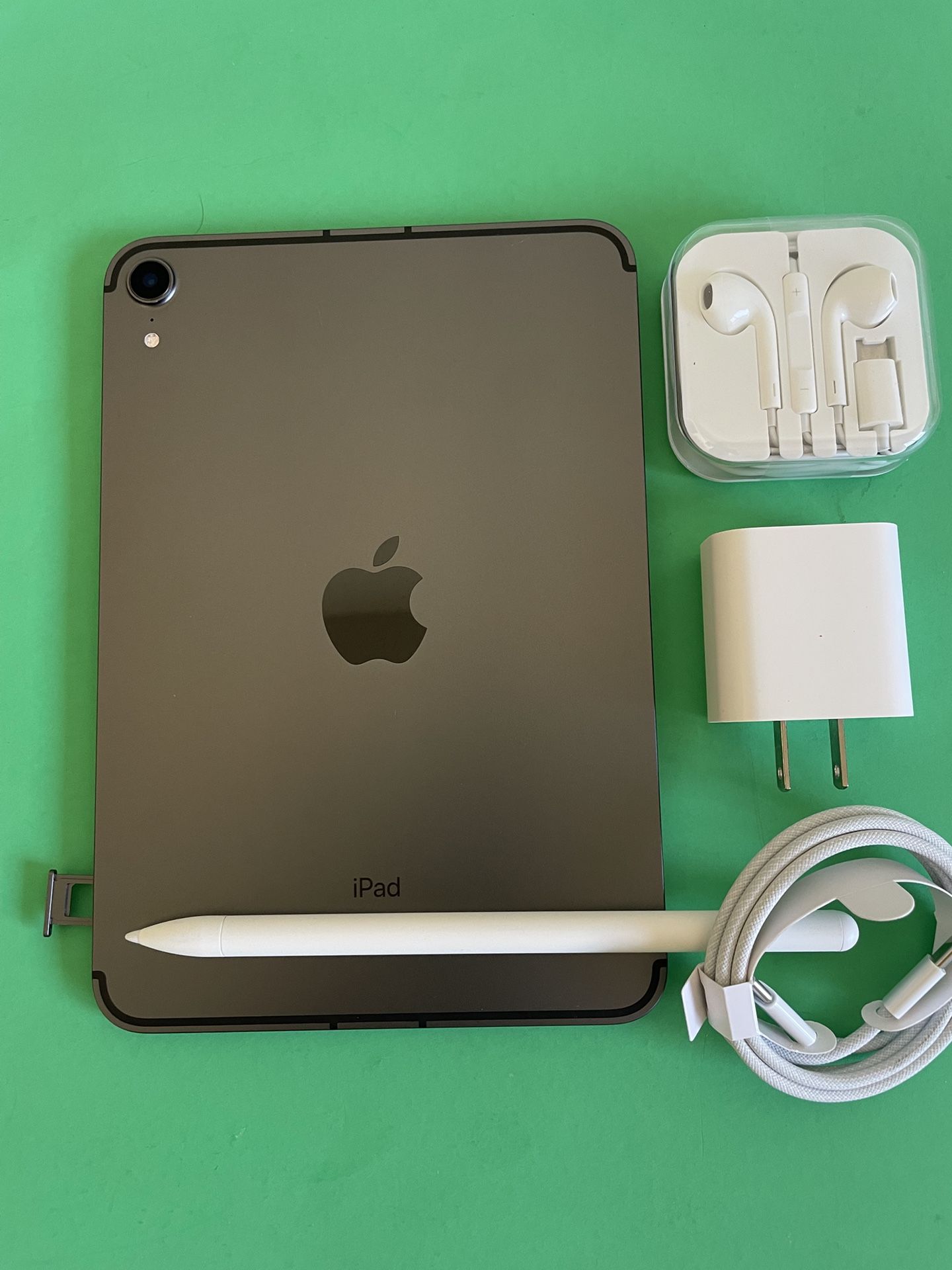 Apple Ipad Mini 6th Generation (2021/ 8.3” Liquid Retina ) 64GB WiFi + cellular (5G Unlocked) with pen, case & Accessories (256GB $569)