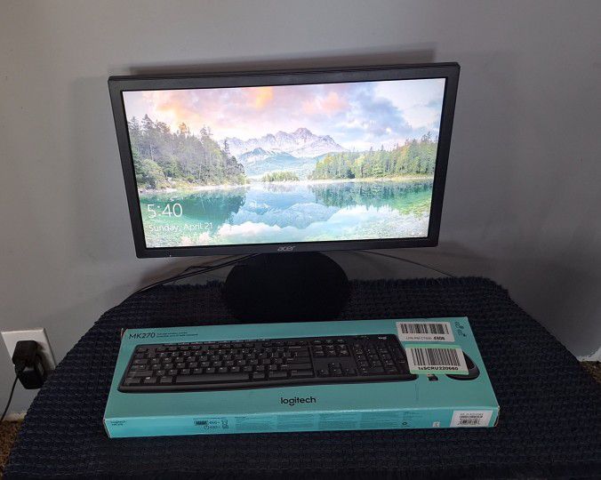 20" Monitor and Wireless Mouse/ Keyboard combo