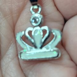 Pretty 925 Silver Crown Opal Necklace. 