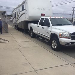 2004 Mobile Suites Trailer
