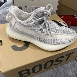 Adidas Yeezy 350 V2 “Static” (non Reflective) - Size 4.5