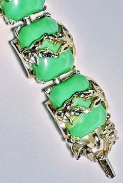 Thermoset jade green plastic mid century plastic and metal bracelet unmarked