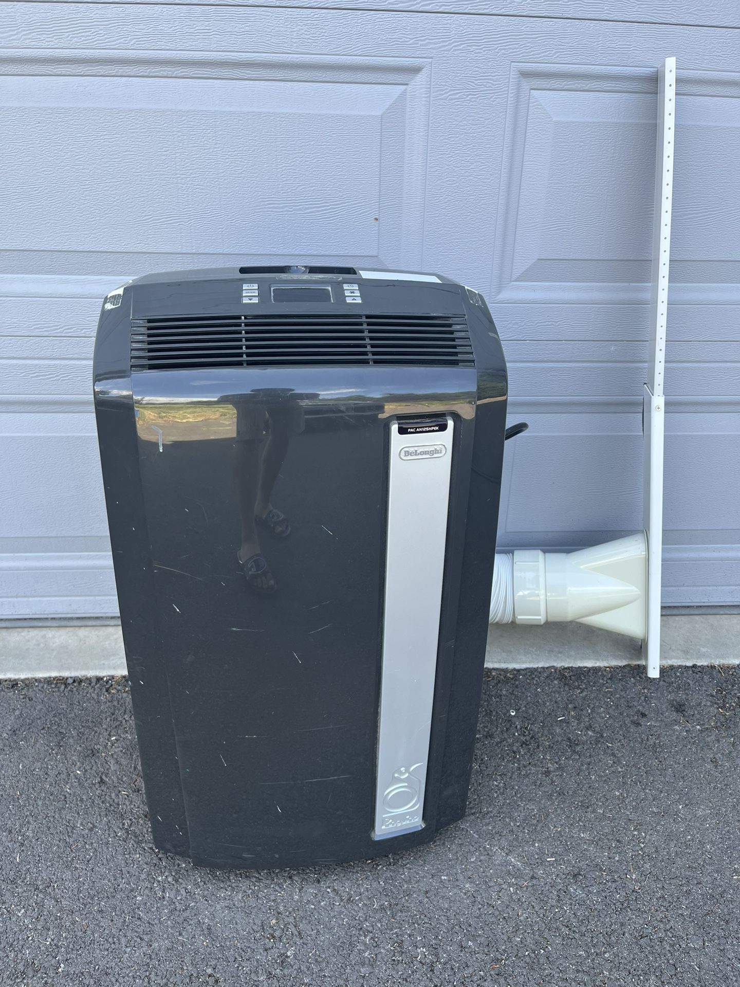 Delonghi Pinguino portable AC Air Conditioner (12,500 BTU)
