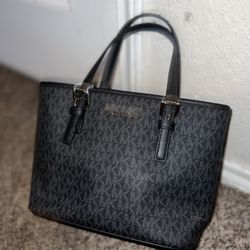 Michael Kors -Jet Set Travel Extra-Small Top-Zip Tote Bag