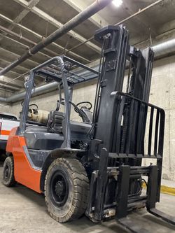 2019 PNEUMATIC TOYOTA M8 forklift for sale 