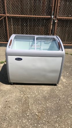 Freezer Angle Curved Top Chest