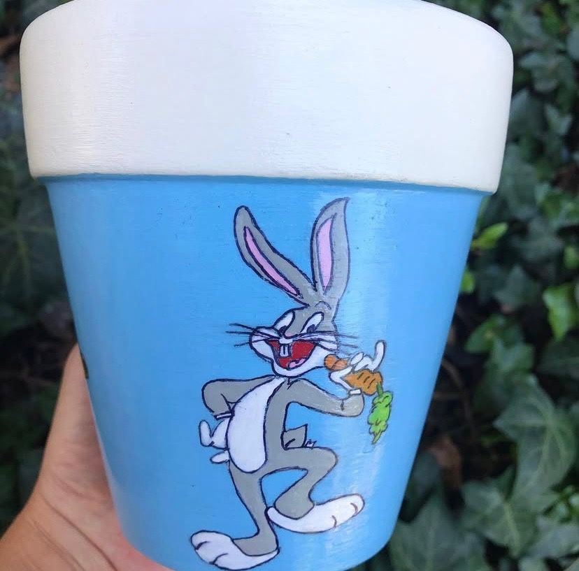 Hand Painted Clay Pot ‘Bug Bunny’