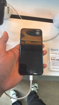 iPhone SE UNLOCK