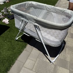 MiClassic Portable Bassinet 